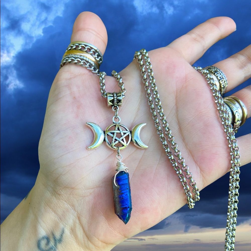 Long chain wrap around moon pentagram & crystal